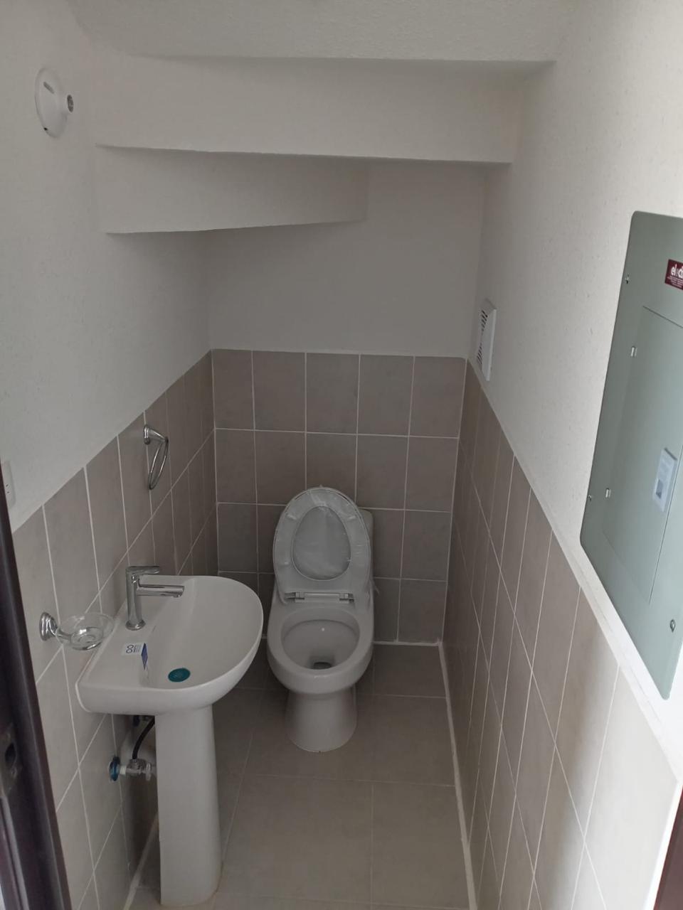 Venta de Casa o Casas, Terrenos, Propiedades, Apartamentos, Inmuebles en Guatemala, zona 11, zona 7, zona 2, zona 18, zona 16, Mixco, Carretera Al Salvador, Fraijanes, Santa Catarina Pinula, Antigua Guatemala, Villa Nueva, Villa Canales, San Miguel Petapa - Venta o Alquiler de Casas En Guatemala