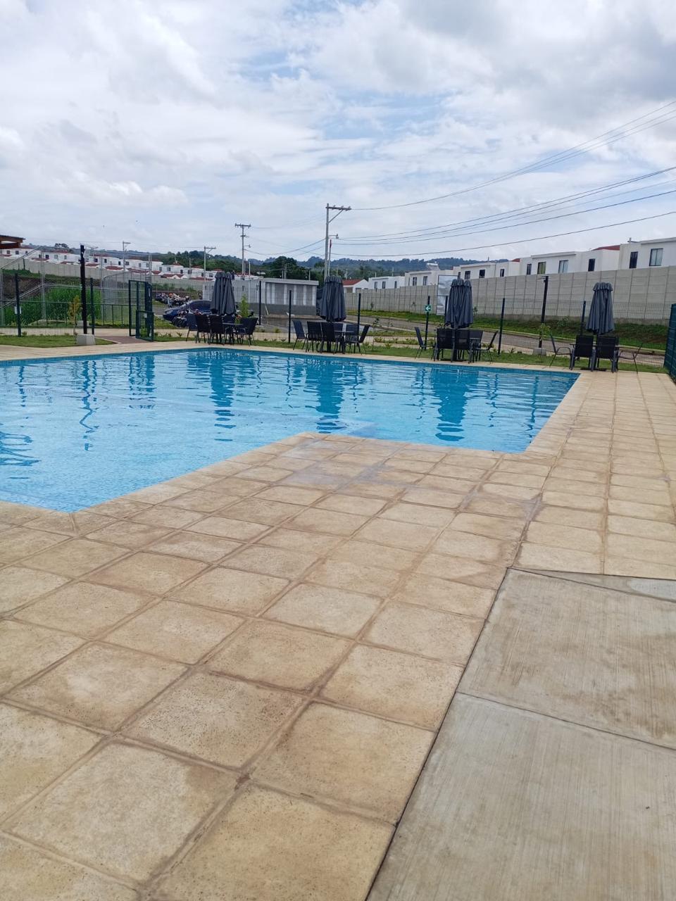 Venta de Casa o Casas, Terrenos, Propiedades, Apartamentos, Inmuebles en Guatemala, zona 11, zona 7, zona 2, zona 18, zona 16, Mixco, Carretera Al Salvador, Fraijanes, Santa Catarina Pinula, Antigua Guatemala, Villa Nueva, Villa Canales, San Miguel Petapa - Venta o Alquiler de Casas En Guatemala