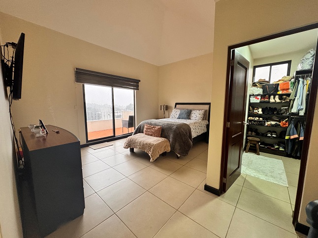 Venta de Casa o Casas, Terrenos, Propiedades, Apartamentos, Inmuebles en Guatemala, zona 11, zona 7, zona 2, zona 18, zona 16, Mixco, Carretera Al Salvador, Fraijanes, Santa Catarina Pinula, Antigua Guatemala, Villa Nueva, Villa Canales, San Miguel Petapa - Venta o Alquiler de Casas En Guatemala