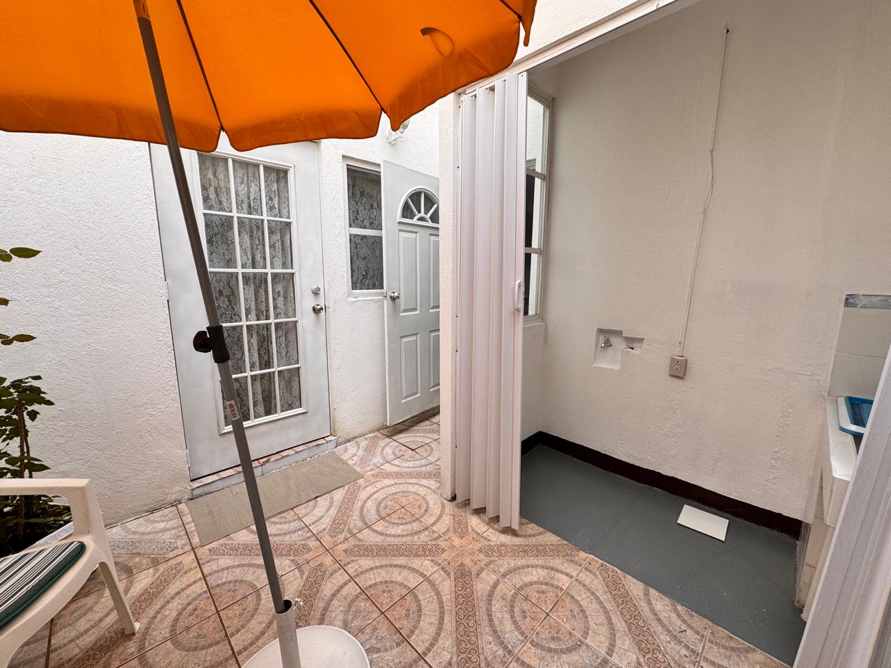 Venta de Casa o Casas, Terrenos, Propiedades, Apartamentos, Inmuebles en Guatemala, zona 11, zona 7, zona 2, zona 18, zona 16, Mixco, Carretera Al Salvador, Fraijanes, Santa Catarina Pinula, Antigua Guatemala, Villa Nueva, Villa Canales, San Miguel Petapa - Venta o Alquiler de Casas En Guatemala