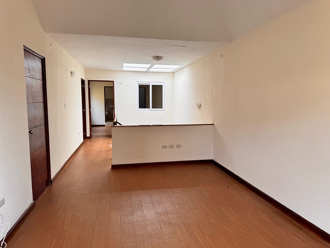 Venta de Casa o Casas, Terrenos, Propiedades, Apartamentos, Inmuebles en Guatemala, zona 11, zona 7, zona 2, zona 18, zona 16, Mixco, Carretera Al Salvador, Fraijanes, Santa Catarina Pinula, Antigua Guatemala, Villa Nueva, Villa Canales, San Miguel Petapa - Venta o Alquiler de Casas En Guatemala