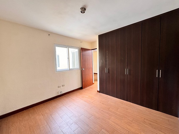 Venta de Casa o Casas, Terrenos, Propiedades, Apartamentos, Inmuebles en Guatemala, zona 11, zona 7, zona 2, zona 18, zona 16, Mixco, Carretera Al Salvador, Fraijanes, Santa Catarina Pinula, Antigua Guatemala, Villa Nueva, Villa Canales, San Miguel Petapa - Venta o Alquiler de Casas En Guatemala