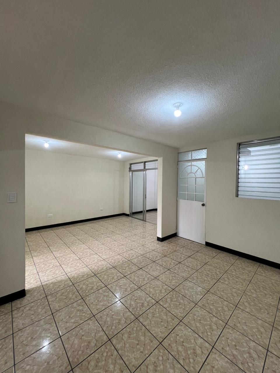 Venta de Casa o Casas, Terrenos, Propiedades, Apartamentos, Inmuebles en Guatemala, zona 11, zona 7, zona 2, zona 18, zona 16, Mixco, Carretera Al Salvador, Fraijanes, Santa Catarina Pinula, Antigua Guatemala, Villa Nueva, Villa Canales, San Miguel Petapa - Venta o Alquiler de Casas En Guatemala