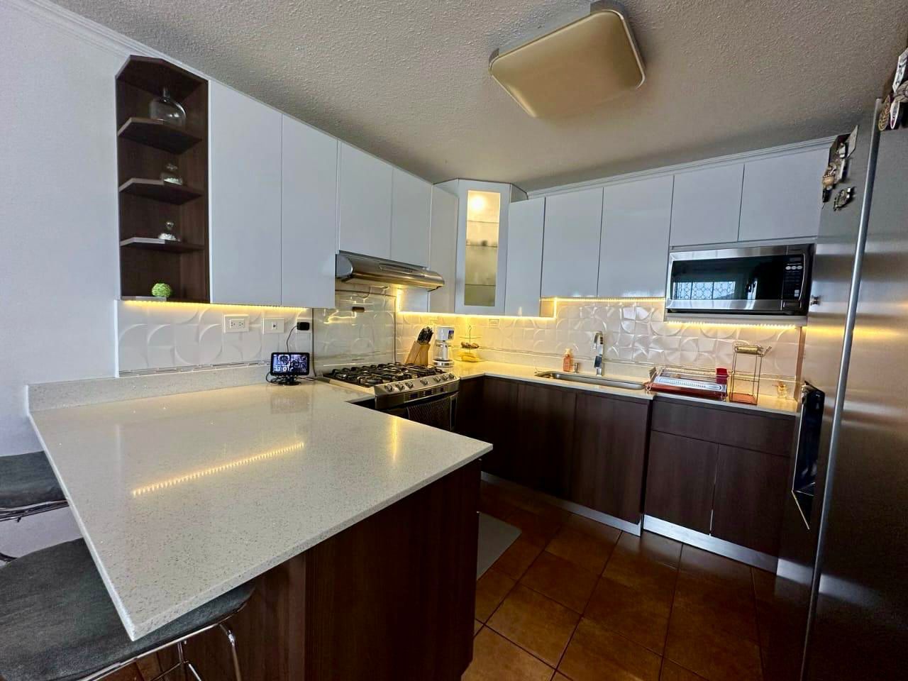 Venta de Casa o Casas, Terrenos, Propiedades, Apartamentos, Inmuebles en Guatemala, zona 11, zona 7, zona 2, zona 18, zona 16, Mixco, Carretera Al Salvador, Fraijanes, Santa Catarina Pinula, Antigua Guatemala, Villa Nueva, Villa Canales, San Miguel Petapa - Venta o Alquiler de Casas En Guatemala