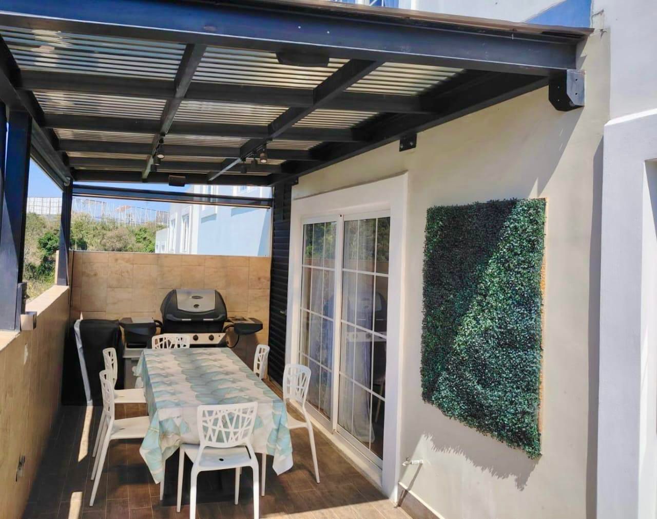 Venta de Casa o Casas, Terrenos, Propiedades, Apartamentos, Inmuebles en Guatemala, zona 11, zona 7, zona 2, zona 18, zona 16, Mixco, Carretera Al Salvador, Fraijanes, Santa Catarina Pinula, Antigua Guatemala, Villa Nueva, Villa Canales, San Miguel Petapa - Venta o Alquiler de Casas En Guatemala