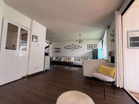 Venta de Casa o Casas, Terrenos, Propiedades, Apartamentos, Inmuebles en Guatemala, zona 11, zona 7, zona 2, zona 18, zona 16, Mixco, Carretera Al Salvador, Fraijanes, Santa Catarina Pinula, Antigua Guatemala, Villa Nueva, Villa Canales, San Miguel Petapa - Venta o Alquiler de Casas En Guatemala