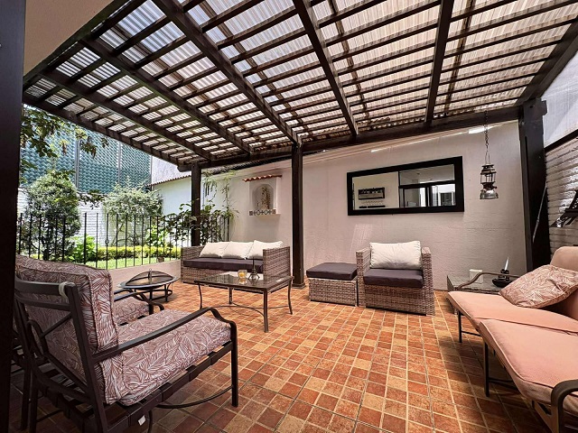 Venta de Casa o Casas, Terrenos, Propiedades, Apartamentos, Inmuebles en Guatemala, zona 11, zona 7, zona 2, zona 18, zona 16, Mixco, Carretera Al Salvador, Fraijanes, Santa Catarina Pinula, Antigua Guatemala, Villa Nueva, Villa Canales, San Miguel Petapa - Venta o Alquiler de Casas En Guatemala