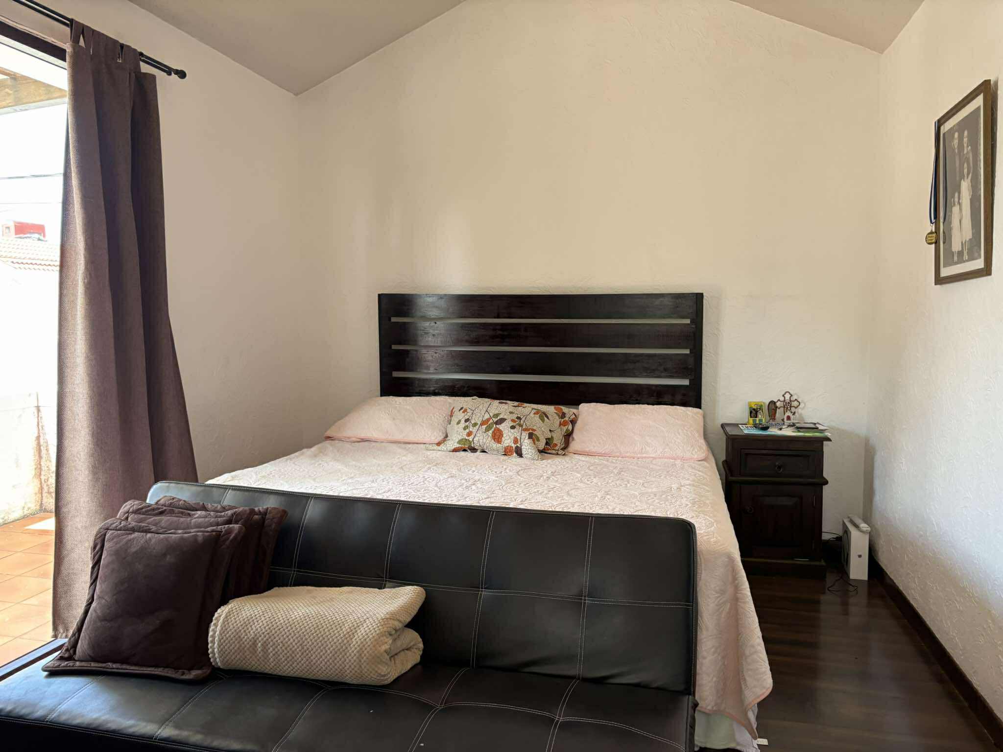 Venta de Casa o Casas, Terrenos, Propiedades, Apartamentos, Inmuebles en Guatemala, zona 11, zona 7, zona 2, zona 18, zona 16, Mixco, Carretera Al Salvador, Fraijanes, Santa Catarina Pinula, Antigua Guatemala, Villa Nueva, Villa Canales, San Miguel Petapa - Venta o Alquiler de Casas En Guatemala