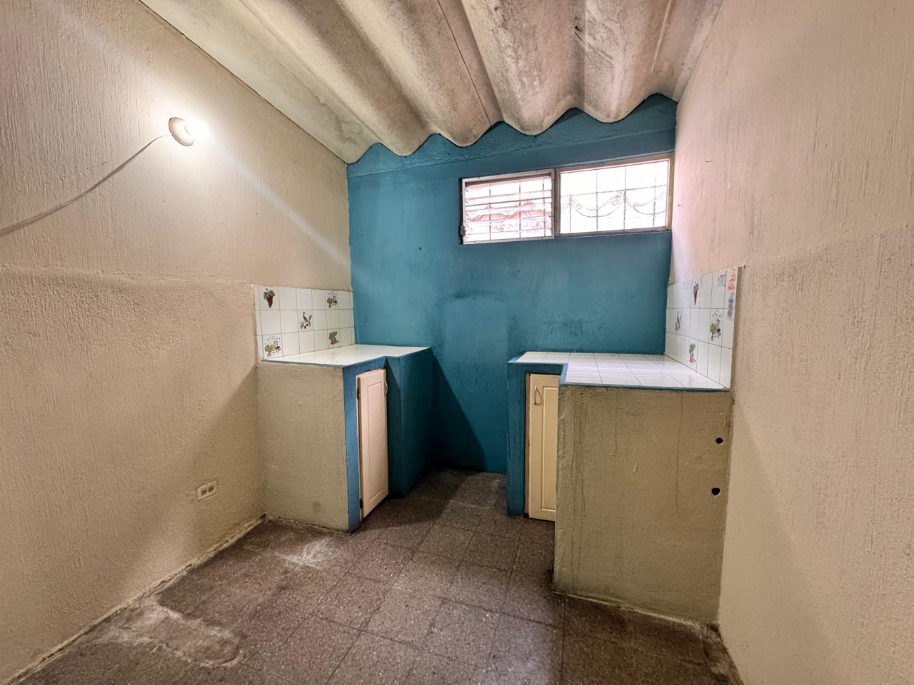 Venta de Casa o Casas, Terrenos, Propiedades, Apartamentos, Inmuebles en Guatemala, zona 11, zona 7, zona 2, zona 18, zona 16, Mixco, Carretera Al Salvador, Fraijanes, Santa Catarina Pinula, Antigua Guatemala, Villa Nueva, Villa Canales, San Miguel Petapa - Venta o Alquiler de Casas En Guatemala