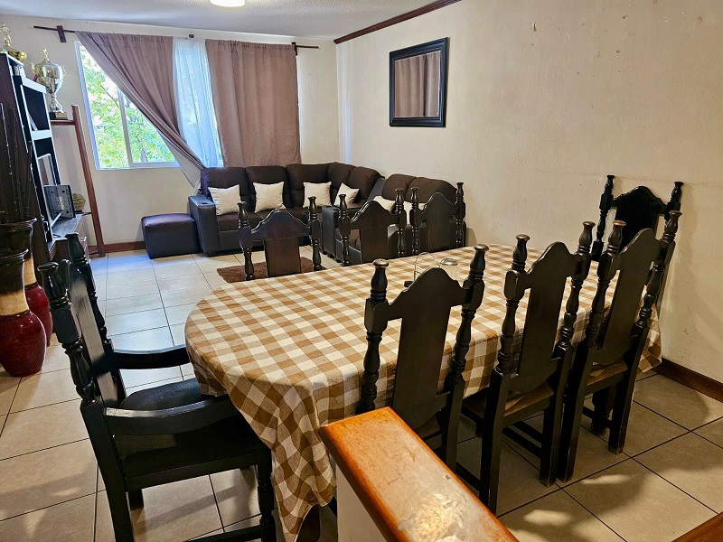 Venta de Casa o Casas, Terrenos, Propiedades, Apartamentos, Inmuebles en Guatemala, zona 11, zona 7, zona 2, zona 18, zona 16, Mixco, Carretera Al Salvador, Fraijanes, Santa Catarina Pinula, Antigua Guatemala, Villa Nueva, Villa Canales, San Miguel Petapa - Venta o Alquiler de Casas En Guatemala