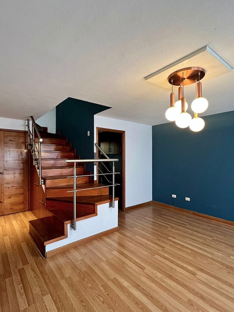 Venta de Casa o Casas, Terrenos, Propiedades, Apartamentos, Inmuebles en Guatemala, zona 11, zona 7, zona 2, zona 18, zona 16, Mixco, Carretera Al Salvador, Fraijanes, Santa Catarina Pinula, Antigua Guatemala, Villa Nueva, Villa Canales, San Miguel Petapa - Venta o Alquiler de Casas En Guatemala