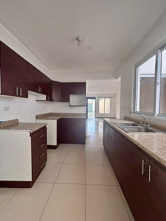Venta de Casa o Casas, Terrenos, Propiedades, Apartamentos, Inmuebles en Guatemala, zona 11, zona 7, zona 2, zona 18, zona 16, Mixco, Carretera Al Salvador, Fraijanes, Santa Catarina Pinula, Antigua Guatemala, Villa Nueva, Villa Canales, San Miguel Petapa - Venta o Alquiler de Casas En Guatemala