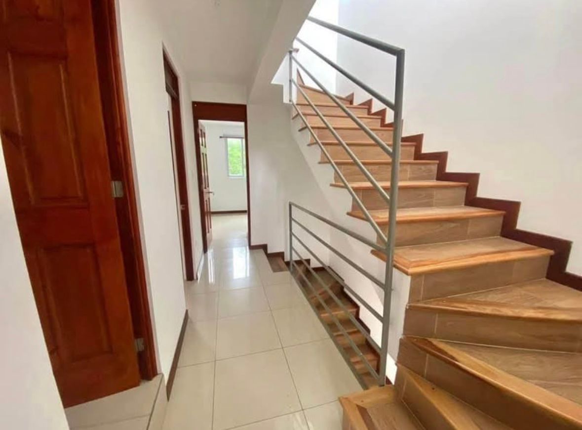 Venta de Casa o Casas, Terrenos, Propiedades, Apartamentos, Inmuebles en Guatemala, zona 11, zona 7, zona 2, zona 18, zona 16, Mixco, Carretera Al Salvador, Fraijanes, Santa Catarina Pinula, Antigua Guatemala, Villa Nueva, Villa Canales, San Miguel Petapa - Venta o Alquiler de Casas En Guatemala