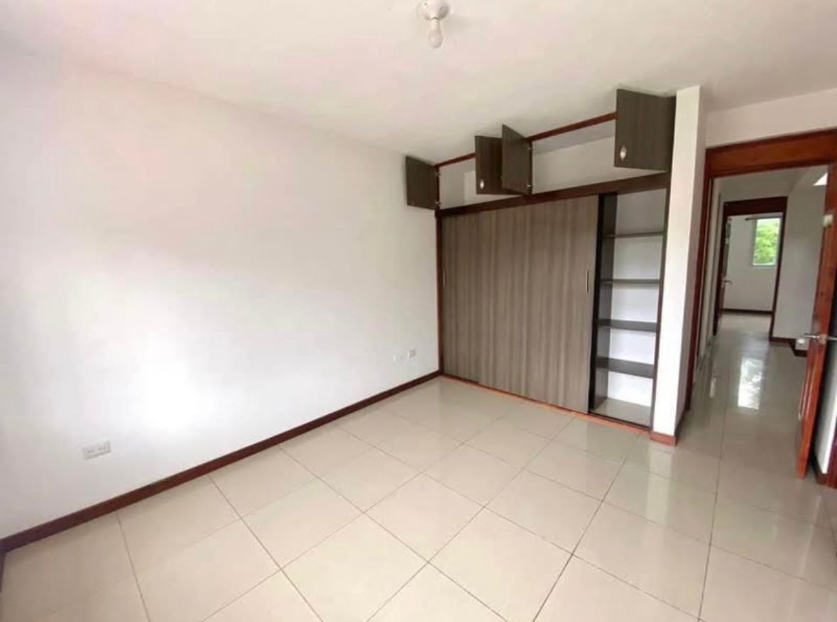 Venta de Casa o Casas, Terrenos, Propiedades, Apartamentos, Inmuebles en Guatemala, zona 11, zona 7, zona 2, zona 18, zona 16, Mixco, Carretera Al Salvador, Fraijanes, Santa Catarina Pinula, Antigua Guatemala, Villa Nueva, Villa Canales, San Miguel Petapa - Venta o Alquiler de Casas En Guatemala