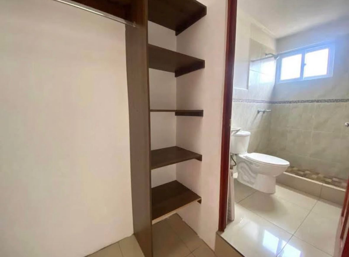 Venta de Casa o Casas, Terrenos, Propiedades, Apartamentos, Inmuebles en Guatemala, zona 11, zona 7, zona 2, zona 18, zona 16, Mixco, Carretera Al Salvador, Fraijanes, Santa Catarina Pinula, Antigua Guatemala, Villa Nueva, Villa Canales, San Miguel Petapa - Venta o Alquiler de Casas En Guatemala