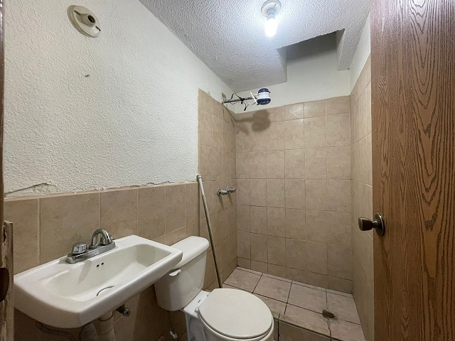 Venta de Casa o Casas, Terrenos, Propiedades, Apartamentos, Inmuebles en Guatemala, zona 11, zona 7, zona 2, zona 18, zona 16, Mixco, Carretera Al Salvador, Fraijanes, Santa Catarina Pinula, Antigua Guatemala, Villa Nueva, Villa Canales, San Miguel Petapa - Venta o Alquiler de Casas En Guatemala