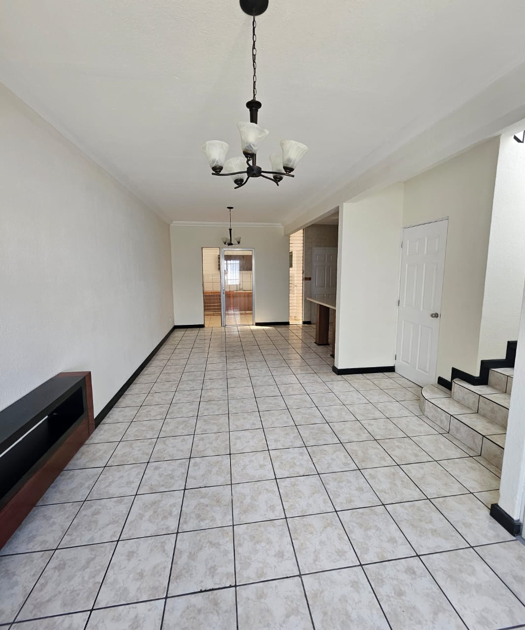 Venta de Casa o Casas, Terrenos, Propiedades, Apartamentos, Inmuebles en Guatemala, zona 11, zona 7, zona 2, zona 18, zona 16, Mixco, Carretera Al Salvador, Fraijanes, Santa Catarina Pinula, Antigua Guatemala, Villa Nueva, Villa Canales, San Miguel Petapa - Venta o Alquiler de Casas En Guatemala