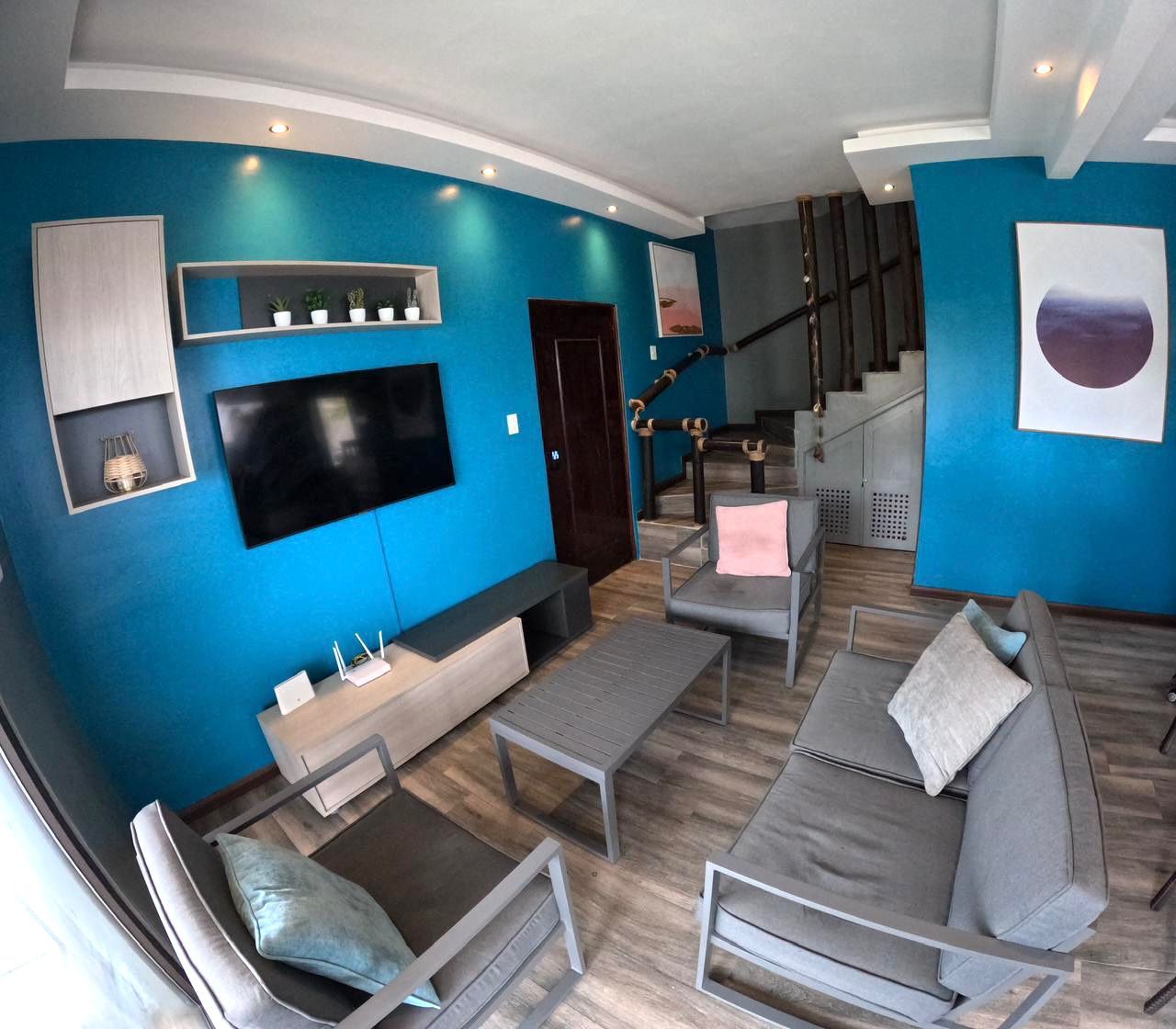 Venta de Casa o Casas, Terrenos, Propiedades, Apartamentos, Inmuebles en Guatemala, zona 11, zona 7, zona 2, zona 18, zona 16, Mixco, Carretera Al Salvador, Fraijanes, Santa Catarina Pinula, Antigua Guatemala, Villa Nueva, Villa Canales, San Miguel Petapa - Venta o Alquiler de Casas En Guatemala
