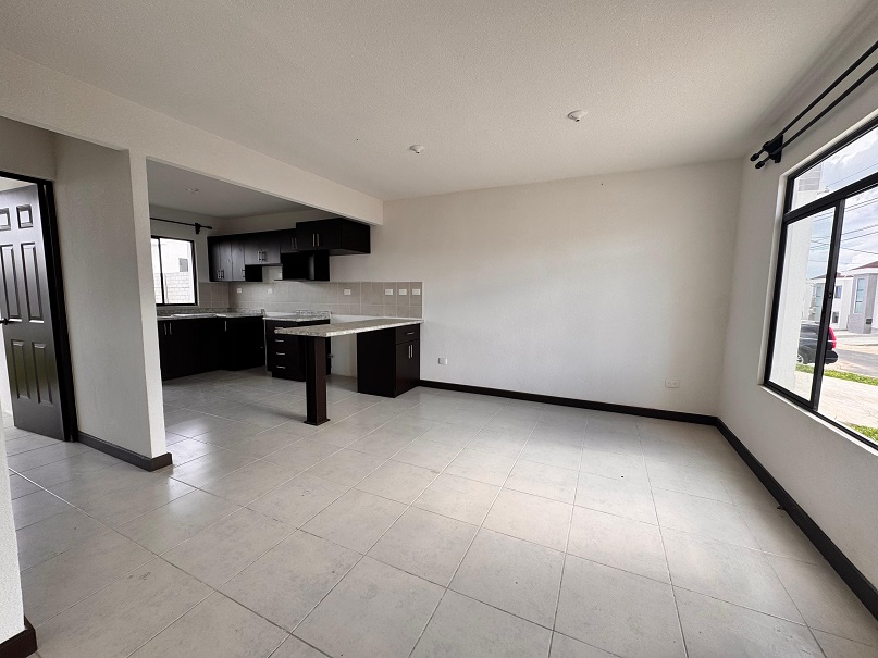 Venta de Casa o Casas, Terrenos, Propiedades, Apartamentos, Inmuebles en Guatemala, zona 11, zona 7, zona 2, zona 18, zona 16, Mixco, Carretera Al Salvador, Fraijanes, Santa Catarina Pinula, Antigua Guatemala, Villa Nueva, Villa Canales, San Miguel Petapa - Venta o Alquiler de Casas En Guatemala