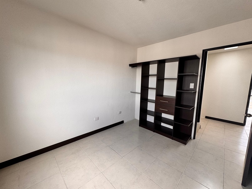 Venta de Casa o Casas, Terrenos, Propiedades, Apartamentos, Inmuebles en Guatemala, zona 11, zona 7, zona 2, zona 18, zona 16, Mixco, Carretera Al Salvador, Fraijanes, Santa Catarina Pinula, Antigua Guatemala, Villa Nueva, Villa Canales, San Miguel Petapa - Venta o Alquiler de Casas En Guatemala