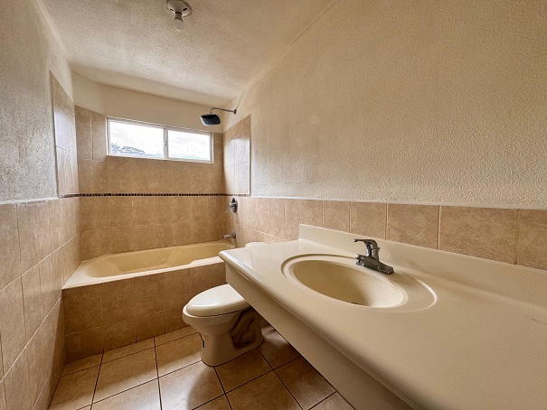 Venta de Casa o Casas, Terrenos, Propiedades, Apartamentos, Inmuebles en Guatemala, zona 11, zona 7, zona 2, zona 18, zona 16, Mixco, Carretera Al Salvador, Fraijanes, Santa Catarina Pinula, Antigua Guatemala, Villa Nueva, Villa Canales, San Miguel Petapa - Venta o Alquiler de Casas En Guatemala