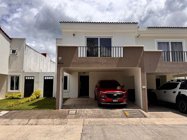Venta de Casa o Casas, Terrenos, Propiedades, Apartamentos, Inmuebles en Guatemala, zona 11, zona 7, zona 2, zona 18, zona 16, Mixco, Carretera Al Salvador, Fraijanes, Santa Catarina Pinula, Antigua Guatemala, Villa Nueva, Villa Canales, San Miguel Petapa - Venta o Alquiler de Casas En Guatemala
