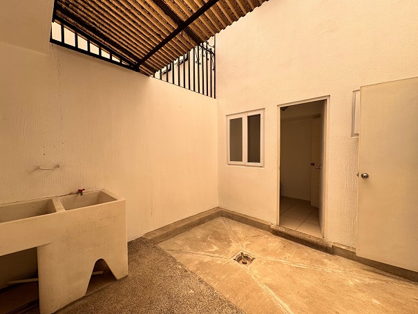 Venta de Casa o Casas, Terrenos, Propiedades, Apartamentos, Inmuebles en Guatemala, zona 11, zona 7, zona 2, zona 18, zona 16, Mixco, Carretera Al Salvador, Fraijanes, Santa Catarina Pinula, Antigua Guatemala, Villa Nueva, Villa Canales, San Miguel Petapa - Venta o Alquiler de Casas En Guatemala