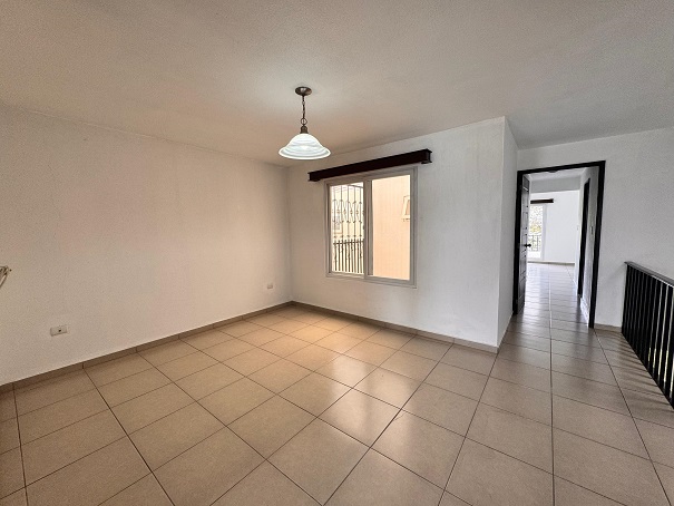Venta de Casa o Casas, Terrenos, Propiedades, Apartamentos, Inmuebles en Guatemala, zona 11, zona 7, zona 2, zona 18, zona 16, Mixco, Carretera Al Salvador, Fraijanes, Santa Catarina Pinula, Antigua Guatemala, Villa Nueva, Villa Canales, San Miguel Petapa - Venta o Alquiler de Casas En Guatemala