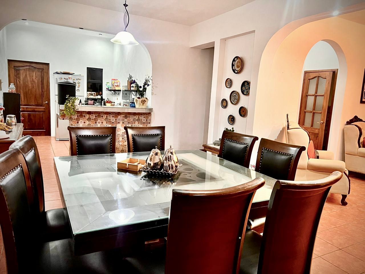 Venta de Casa o Casas, Terrenos, Propiedades, Apartamentos, Inmuebles en Guatemala, zona 11, zona 7, zona 2, zona 18, zona 16, Mixco, Carretera Al Salvador, Fraijanes, Santa Catarina Pinula, Antigua Guatemala, Villa Nueva, Villa Canales, San Miguel Petapa - Venta o Alquiler de Casas En Guatemala
