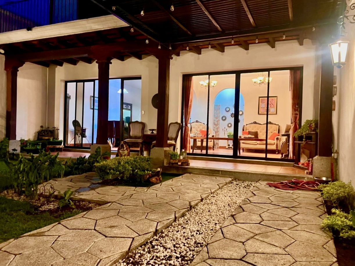 Venta de Casa o Casas, Terrenos, Propiedades, Apartamentos, Inmuebles en Guatemala, zona 11, zona 7, zona 2, zona 18, zona 16, Mixco, Carretera Al Salvador, Fraijanes, Santa Catarina Pinula, Antigua Guatemala, Villa Nueva, Villa Canales, San Miguel Petapa - Venta o Alquiler de Casas En Guatemala
