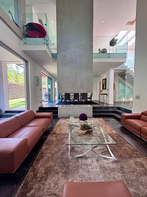 Venta de Casa o Casas, Terrenos, Propiedades, Apartamentos, Inmuebles en Guatemala, zona 11, zona 7, zona 2, zona 18, zona 16, Mixco, Carretera Al Salvador, Fraijanes, Santa Catarina Pinula, Antigua Guatemala, Villa Nueva, Villa Canales, San Miguel Petapa - Venta o Alquiler de Casas En Guatemala