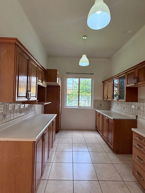 Venta de Casa o Casas, Terrenos, Propiedades, Apartamentos, Inmuebles en Guatemala, zona 11, zona 7, zona 2, zona 18, zona 16, Mixco, Carretera Al Salvador, Fraijanes, Santa Catarina Pinula, Antigua Guatemala, Villa Nueva, Villa Canales, San Miguel Petapa - Venta o Alquiler de Casas En Guatemala