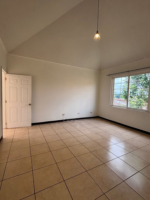 Venta de Casa o Casas, Terrenos, Propiedades, Apartamentos, Inmuebles en Guatemala, zona 11, zona 7, zona 2, zona 18, zona 16, Mixco, Carretera Al Salvador, Fraijanes, Santa Catarina Pinula, Antigua Guatemala, Villa Nueva, Villa Canales, San Miguel Petapa - Venta o Alquiler de Casas En Guatemala