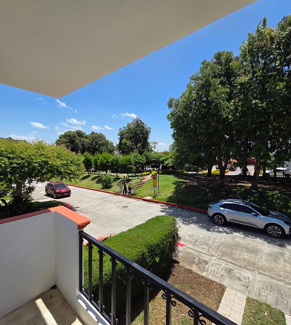 Venta de Casa o Casas, Terrenos, Propiedades, Apartamentos, Inmuebles en Guatemala, zona 11, zona 7, zona 2, zona 18, zona 16, Mixco, Carretera Al Salvador, Fraijanes, Santa Catarina Pinula, Antigua Guatemala, Villa Nueva, Villa Canales, San Miguel Petapa - Venta o Alquiler de Casas En Guatemala
