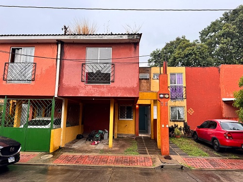 Venta de Casa o Casas, Terrenos, Propiedades, Apartamentos, Inmuebles en Guatemala, zona 11, zona 7, zona 2, zona 18, zona 16, Mixco, Carretera Al Salvador, Fraijanes, Santa Catarina Pinula, Antigua Guatemala, Villa Nueva, Villa Canales, San Miguel Petapa - Venta o Alquiler de Casas En Guatemala
