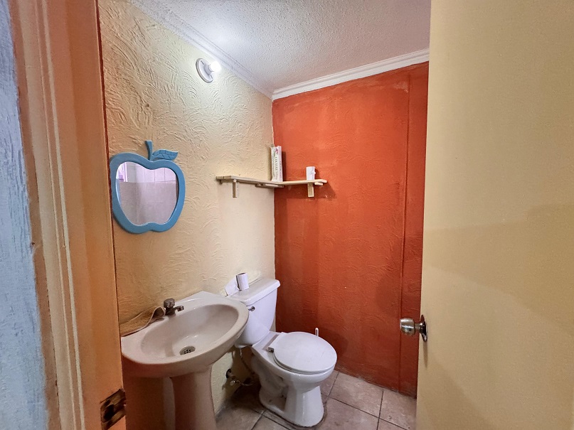 Venta de Casa o Casas, Terrenos, Propiedades, Apartamentos, Inmuebles en Guatemala, zona 11, zona 7, zona 2, zona 18, zona 16, Mixco, Carretera Al Salvador, Fraijanes, Santa Catarina Pinula, Antigua Guatemala, Villa Nueva, Villa Canales, San Miguel Petapa - Venta o Alquiler de Casas En Guatemala