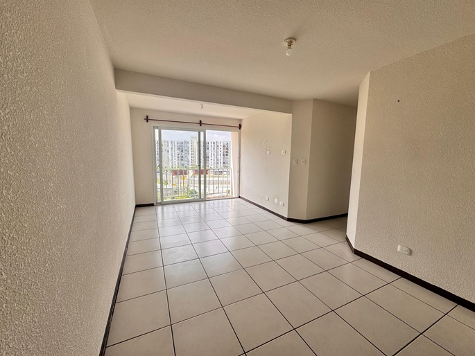 Venta de Casa o Casas, Terrenos, Propiedades, Apartamentos, Inmuebles en Guatemala, zona 11, zona 7, zona 2, zona 18, zona 16, Mixco, Carretera Al Salvador, Fraijanes, Santa Catarina Pinula, Antigua Guatemala, Villa Nueva, Villa Canales, San Miguel Petapa - Venta o Alquiler de Casas En Guatemala