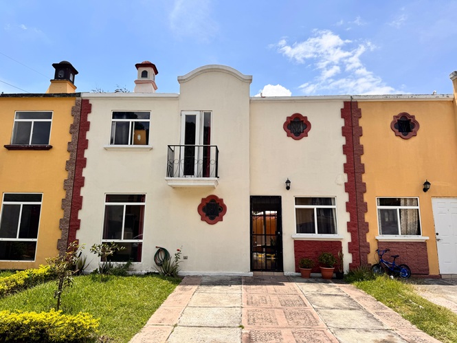 Venta de Casa o Casas, Terrenos, Propiedades, Apartamentos, Inmuebles en Guatemala, zona 11, zona 7, zona 2, zona 18, zona 16, Mixco, Carretera Al Salvador, Fraijanes, Santa Catarina Pinula, Antigua Guatemala, Villa Nueva, Villa Canales, San Miguel Petapa - Venta o Alquiler de Casas En Guatemala