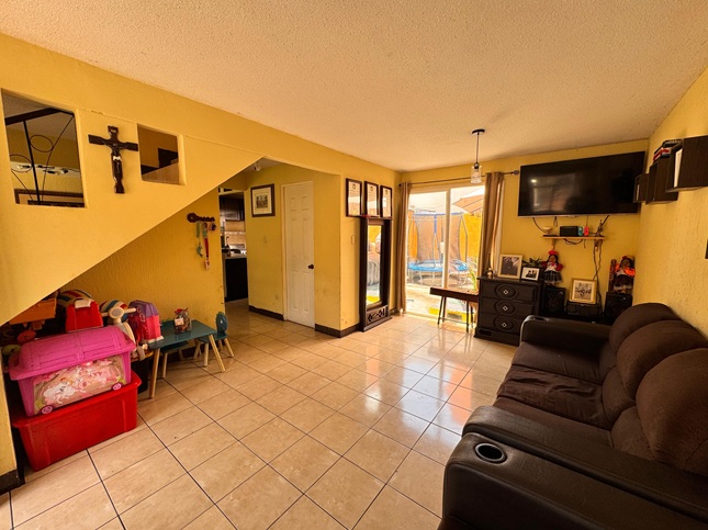 Venta de Casa o Casas, Terrenos, Propiedades, Apartamentos, Inmuebles en Guatemala, zona 11, zona 7, zona 2, zona 18, zona 16, Mixco, Carretera Al Salvador, Fraijanes, Santa Catarina Pinula, Antigua Guatemala, Villa Nueva, Villa Canales, San Miguel Petapa - Venta o Alquiler de Casas En Guatemala