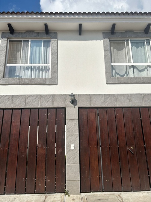 Venta de Casa o Casas, Terrenos, Propiedades, Apartamentos, Inmuebles en Guatemala, zona 11, zona 7, zona 2, zona 18, zona 16, Mixco, Carretera Al Salvador, Fraijanes, Santa Catarina Pinula, Antigua Guatemala, Villa Nueva, Villa Canales, San Miguel Petapa - Venta o Alquiler de Casas En Guatemala