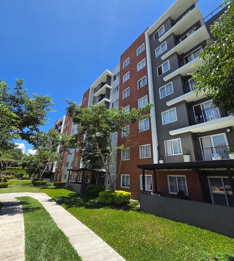 Venta de Casa o Casas, Terrenos, Propiedades, Apartamentos, Inmuebles en Guatemala, zona 11, zona 7, zona 2, zona 18, zona 16, Mixco, Carretera Al Salvador, Fraijanes, Santa Catarina Pinula, Antigua Guatemala, Villa Nueva, Villa Canales, San Miguel Petapa - Venta o Alquiler de Casas En Guatemala
