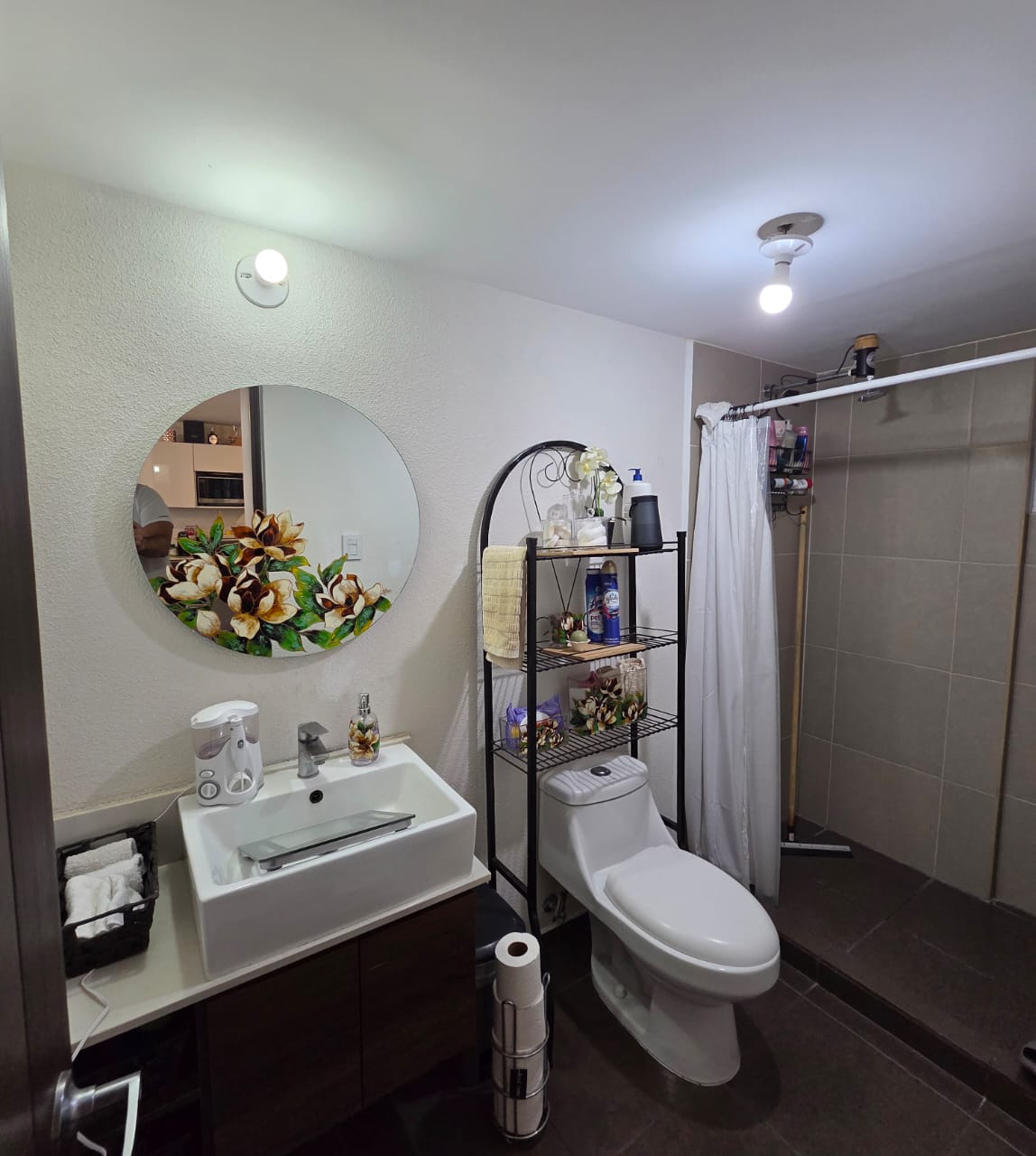 Venta de Casa o Casas, Terrenos, Propiedades, Apartamentos, Inmuebles en Guatemala, zona 11, zona 7, zona 2, zona 18, zona 16, Mixco, Carretera Al Salvador, Fraijanes, Santa Catarina Pinula, Antigua Guatemala, Villa Nueva, Villa Canales, San Miguel Petapa - Venta o Alquiler de Casas En Guatemala