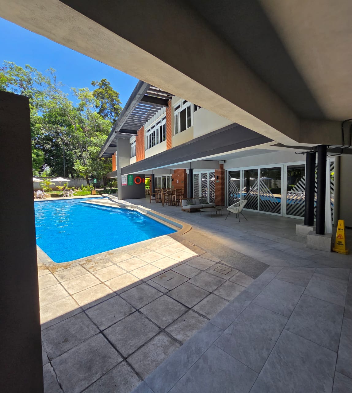 Venta de Casa o Casas, Terrenos, Propiedades, Apartamentos, Inmuebles en Guatemala, zona 11, zona 7, zona 2, zona 18, zona 16, Mixco, Carretera Al Salvador, Fraijanes, Santa Catarina Pinula, Antigua Guatemala, Villa Nueva, Villa Canales, San Miguel Petapa - Venta o Alquiler de Casas En Guatemala