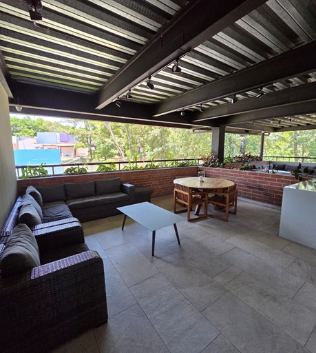 Venta de Casa o Casas, Terrenos, Propiedades, Apartamentos, Inmuebles en Guatemala, zona 11, zona 7, zona 2, zona 18, zona 16, Mixco, Carretera Al Salvador, Fraijanes, Santa Catarina Pinula, Antigua Guatemala, Villa Nueva, Villa Canales, San Miguel Petapa - Venta o Alquiler de Casas En Guatemala