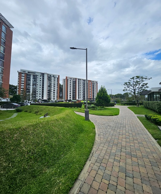 Venta de Casa o Casas, Terrenos, Propiedades, Apartamentos, Inmuebles en Guatemala, zona 11, zona 7, zona 2, zona 18, zona 16, Mixco, Carretera Al Salvador, Fraijanes, Santa Catarina Pinula, Antigua Guatemala, Villa Nueva, Villa Canales, San Miguel Petapa - Venta o Alquiler de Casas En Guatemala