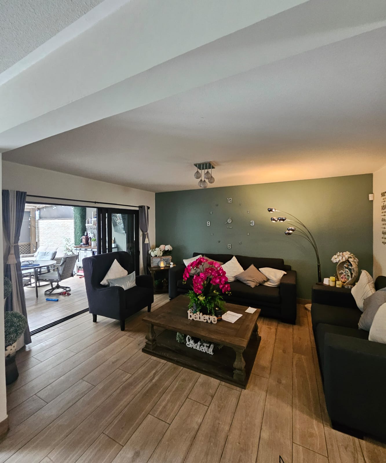 Venta de Casa o Casas, Terrenos, Propiedades, Apartamentos, Inmuebles en Guatemala, zona 11, zona 7, zona 2, zona 18, zona 16, Mixco, Carretera Al Salvador, Fraijanes, Santa Catarina Pinula, Antigua Guatemala, Villa Nueva, Villa Canales, San Miguel Petapa - Venta o Alquiler de Casas En Guatemala