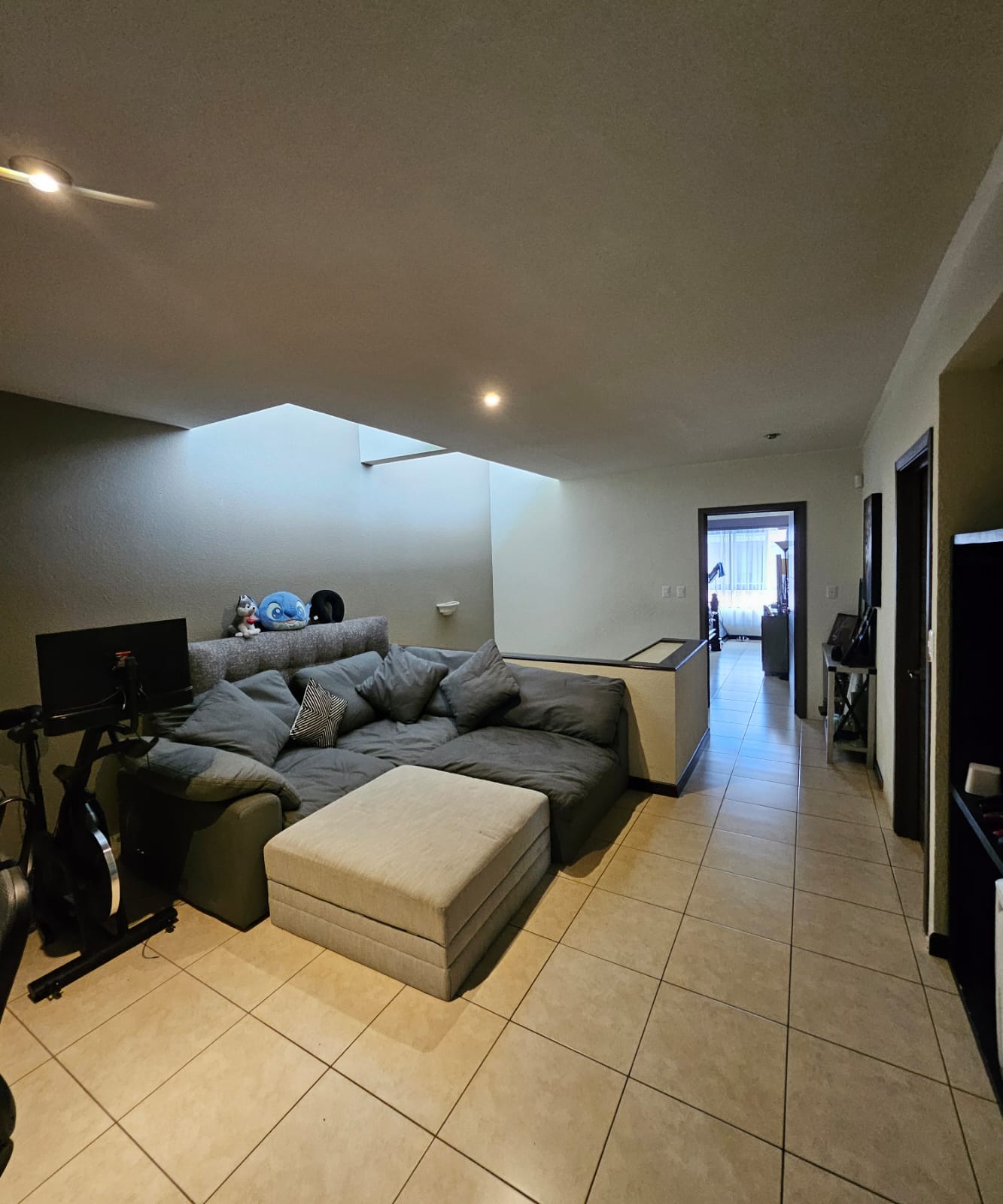 Venta de Casa o Casas, Terrenos, Propiedades, Apartamentos, Inmuebles en Guatemala, zona 11, zona 7, zona 2, zona 18, zona 16, Mixco, Carretera Al Salvador, Fraijanes, Santa Catarina Pinula, Antigua Guatemala, Villa Nueva, Villa Canales, San Miguel Petapa - Venta o Alquiler de Casas En Guatemala