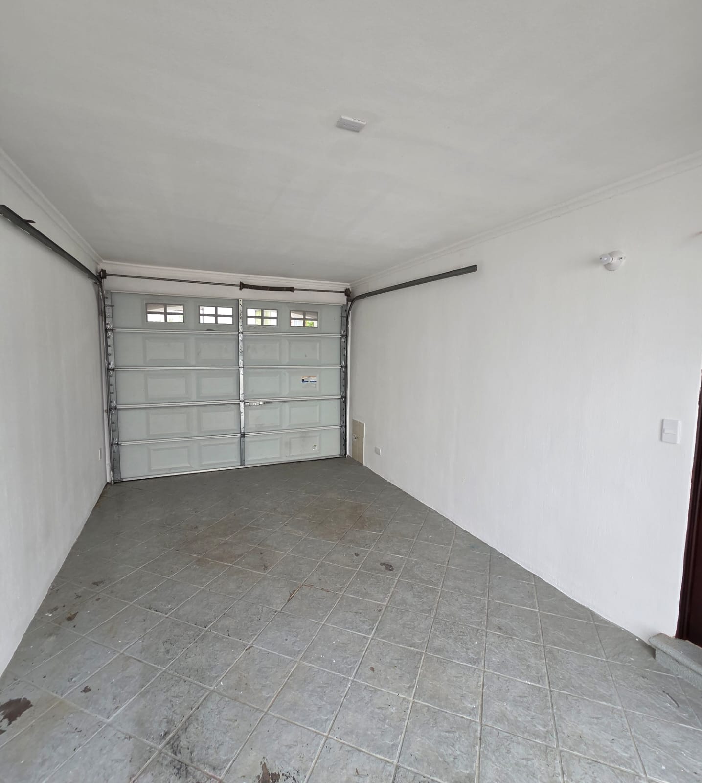 Venta de Casa o Casas, Terrenos, Propiedades, Apartamentos, Inmuebles en Guatemala, zona 11, zona 7, zona 2, zona 18, zona 16, Mixco, Carretera Al Salvador, Fraijanes, Santa Catarina Pinula, Antigua Guatemala, Villa Nueva, Villa Canales, San Miguel Petapa - Venta o Alquiler de Casas En Guatemala