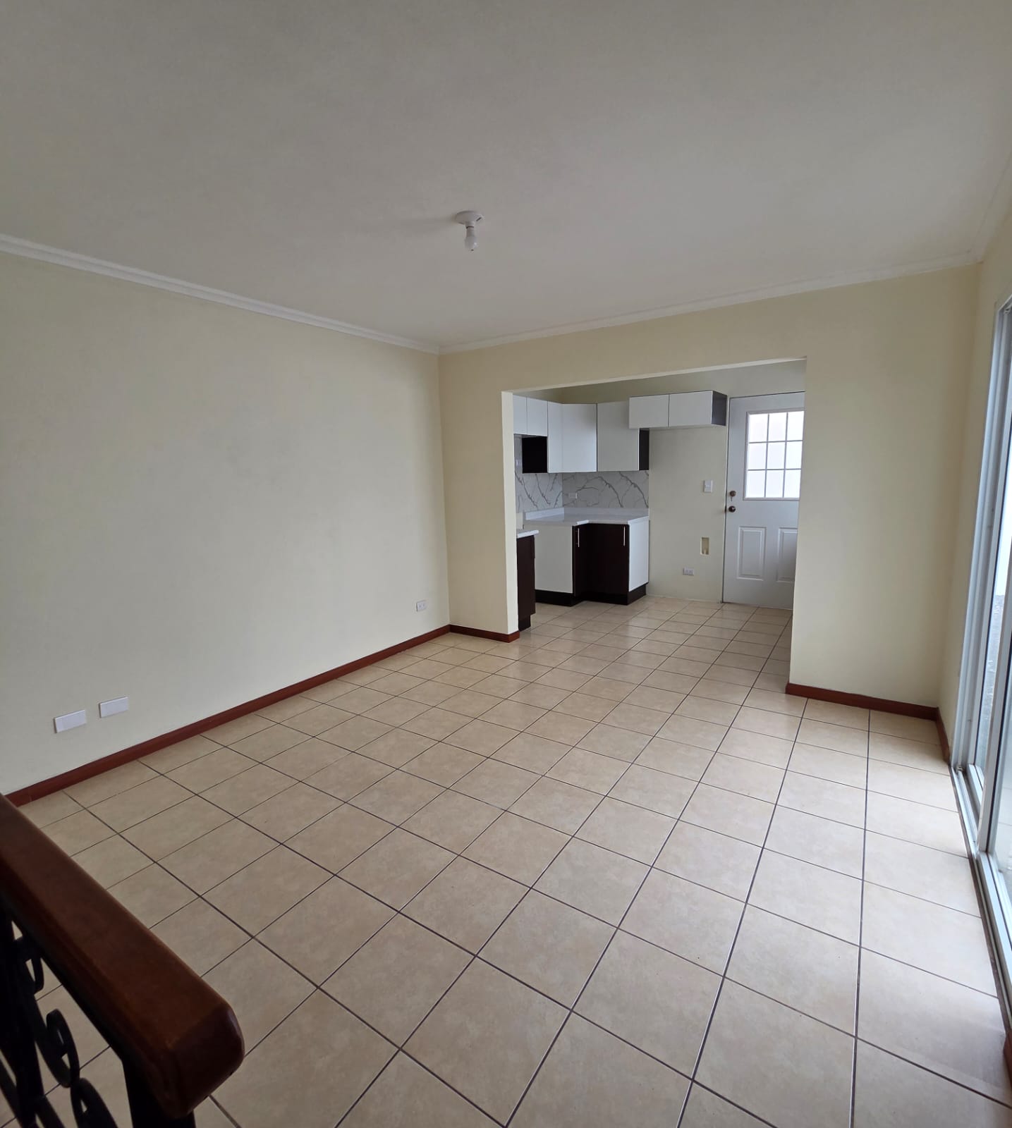 Venta de Casa o Casas, Terrenos, Propiedades, Apartamentos, Inmuebles en Guatemala, zona 11, zona 7, zona 2, zona 18, zona 16, Mixco, Carretera Al Salvador, Fraijanes, Santa Catarina Pinula, Antigua Guatemala, Villa Nueva, Villa Canales, San Miguel Petapa - Venta o Alquiler de Casas En Guatemala