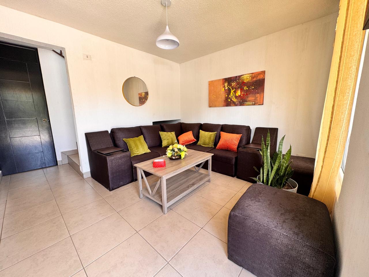 Venta de Casa o Casas, Terrenos, Propiedades, Apartamentos, Inmuebles en Guatemala, zona 11, zona 7, zona 2, zona 18, zona 16, Mixco, Carretera Al Salvador, Fraijanes, Santa Catarina Pinula, Antigua Guatemala, Villa Nueva, Villa Canales, San Miguel Petapa - Venta o Alquiler de Casas En Guatemala